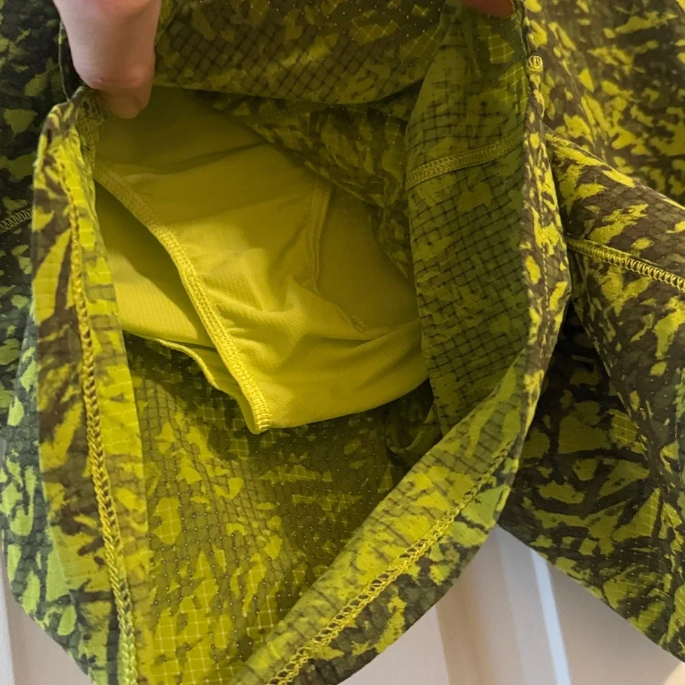 Women's REI Co-op Swiftland 5" Lined Running Shorts, size Small, Green - Picture 4 of 9